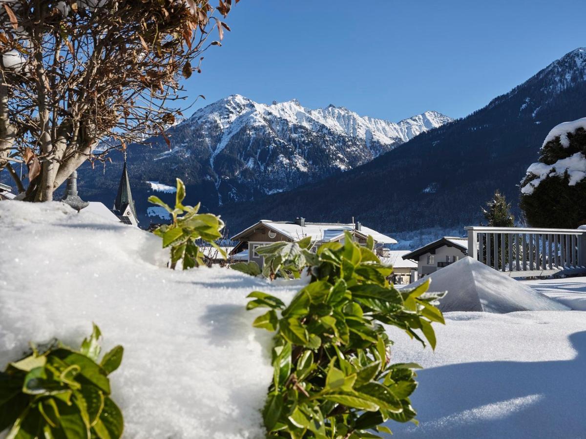 Hotel Garni Pinzgau, Fabian Huettl Neukirchen am Grossvenediger Exterior photo